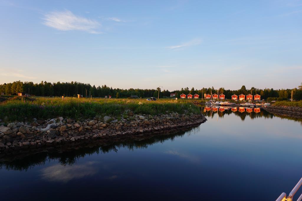 Wanha Pappila Cottages Simoniemi Luaran gambar